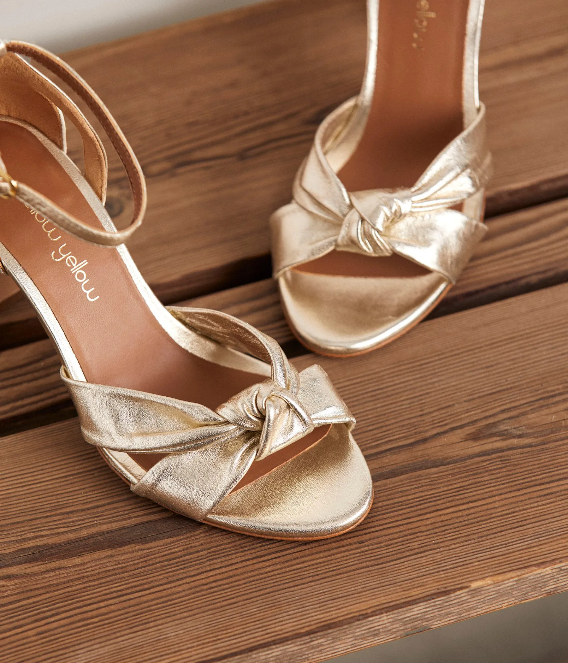 Femme Mellow Yellow Sandales, Mules-Sandales dorées Valéria