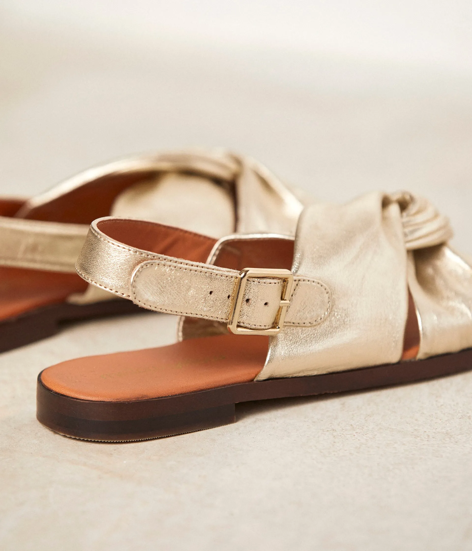 Femme Mellow Yellow Sandales, Mules-Sandales plates dées Hazel